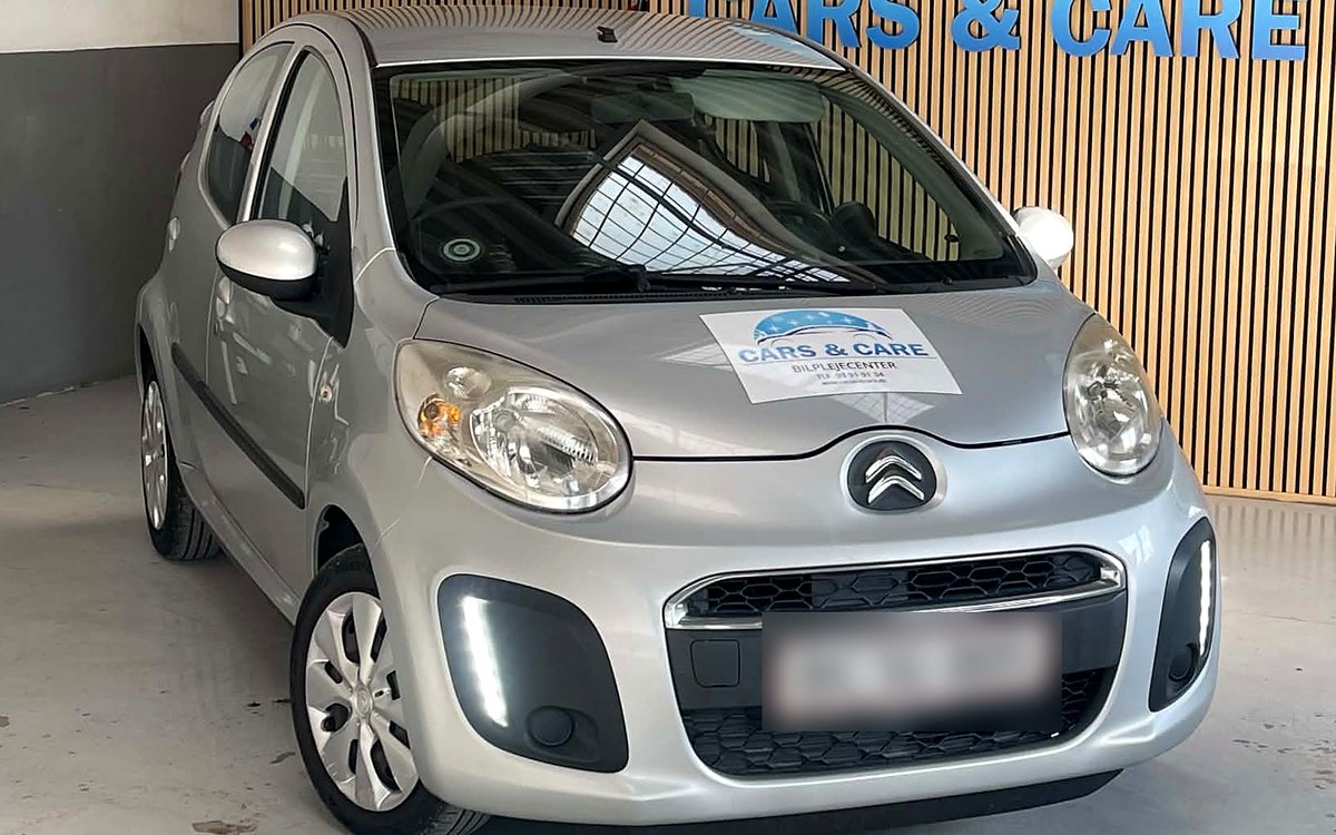 Sølvfarvet Citroën C1 set forfra, hos Cars & Care i Slagelse